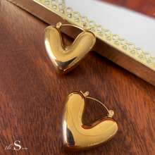 Load image into Gallery viewer, Heart Hoops
