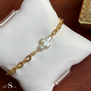 Pearl & Gold Bracelet Bar