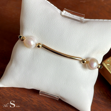 Load image into Gallery viewer, Pearl &amp; Gold Bracelet Bar