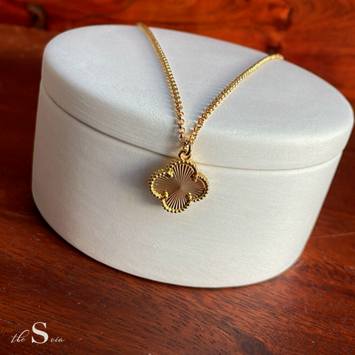Gold Camélie Necklace