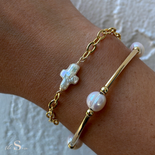 Load image into Gallery viewer, Pearl &amp; Gold Bracelet Bar