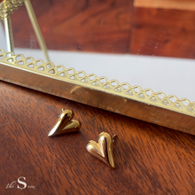 Load image into Gallery viewer, Heart studs