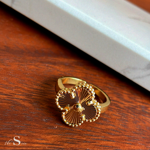 Gold Trebol ring