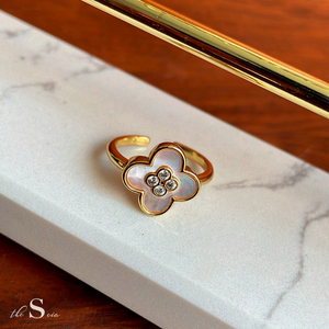 Coral Trebol Ring