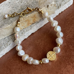 San Benito charm pearl bracelet